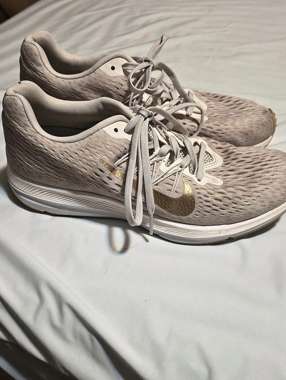 Nike Air Zoom Winflo 5 Women's Sneakers US 9 Gold & White